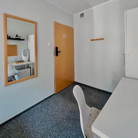 Pro-invest House Hostal *